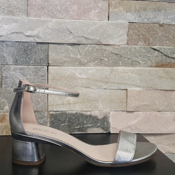 🎁 ECCO Women's Elevate 45 Block Ankle Strap Heeled Sandal - Picture 9 of 10